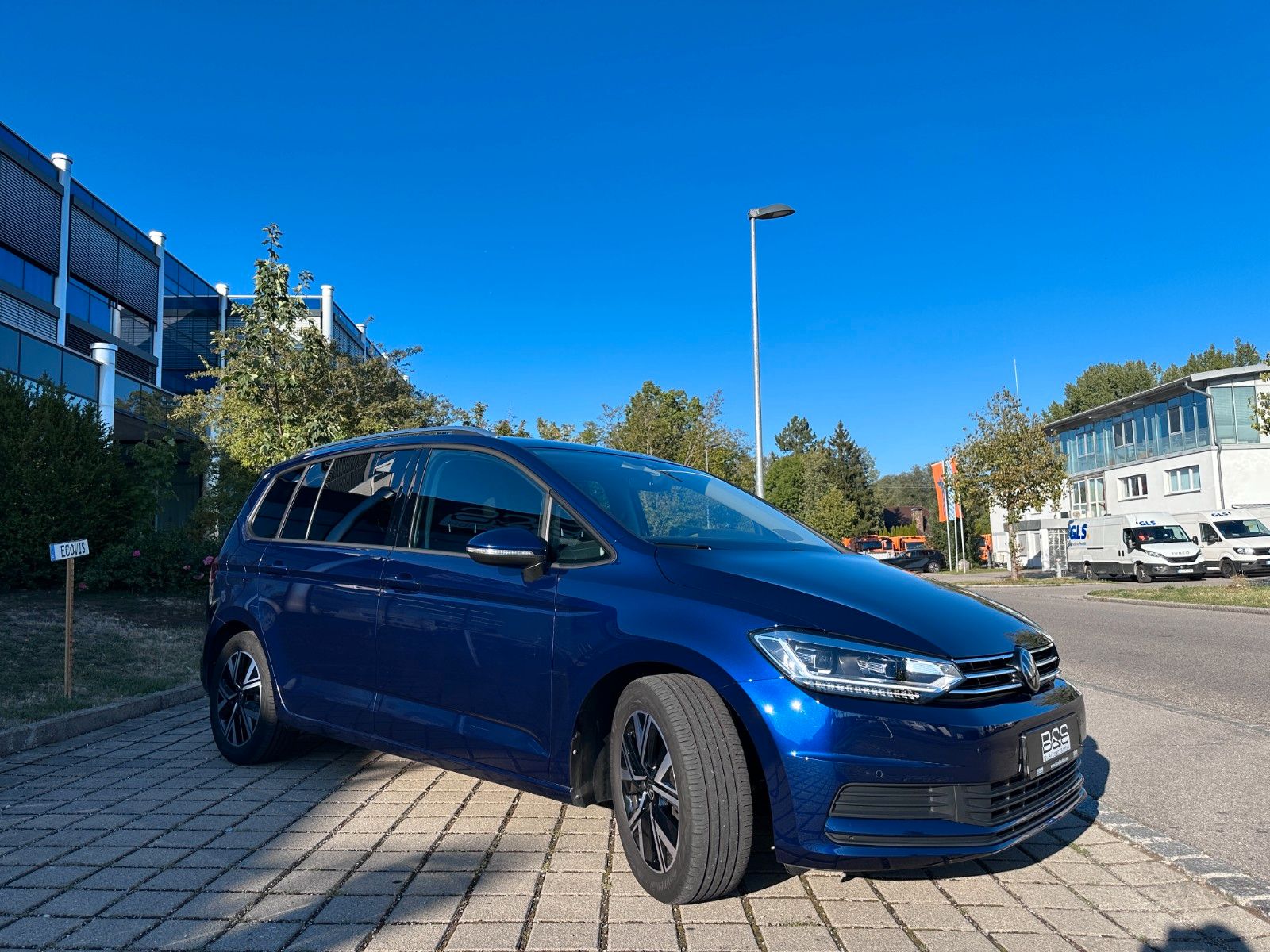 Fahrzeugabbildung Volkswagen Touran Comfortline 7 Sitz|DYNAUDIO|DEUTSCHES FZG