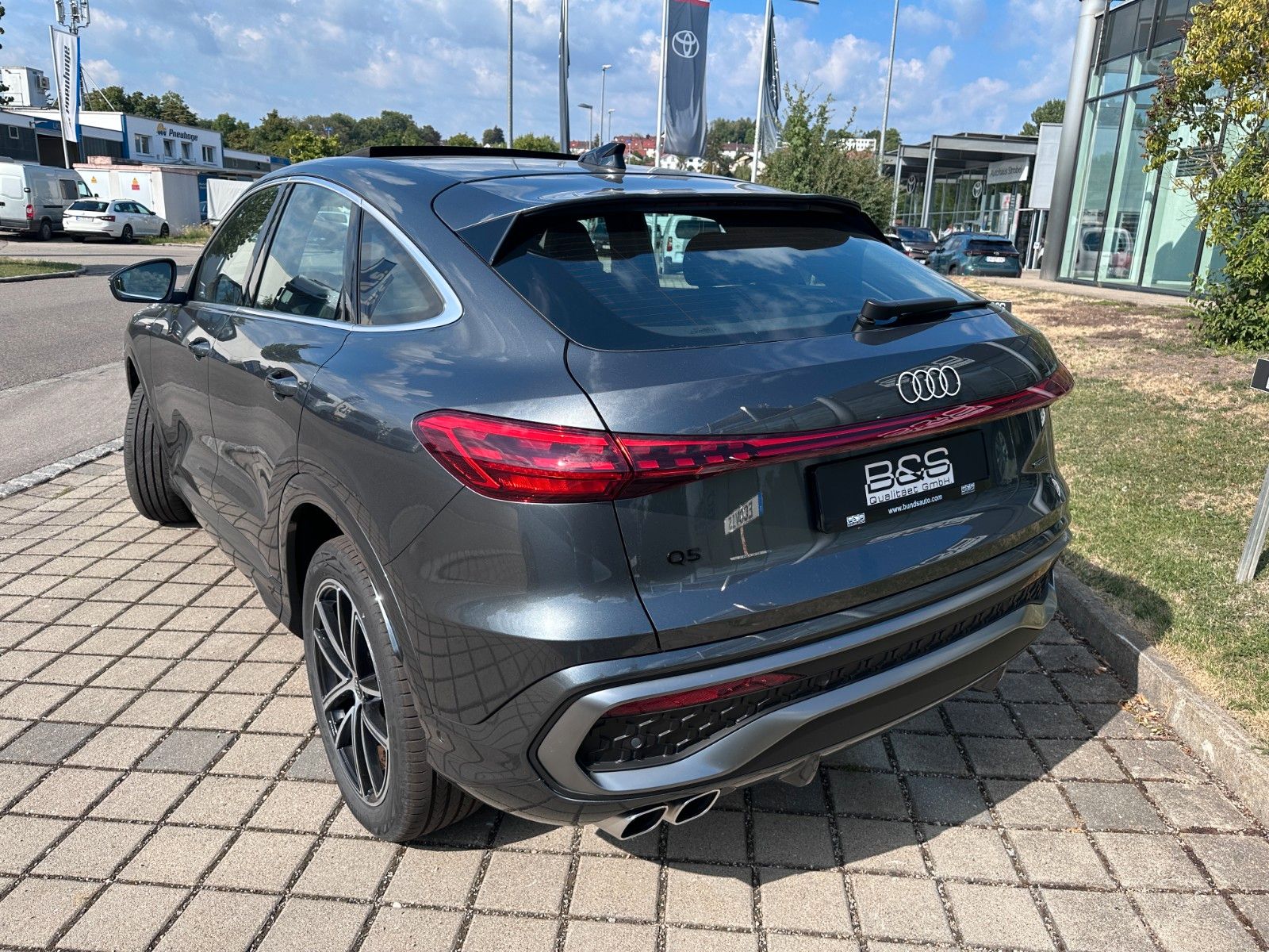 Fahrzeugabbildung Audi Q5 Sportback  SLine|Pano|Hud|B&O|Sitzbelüftung|