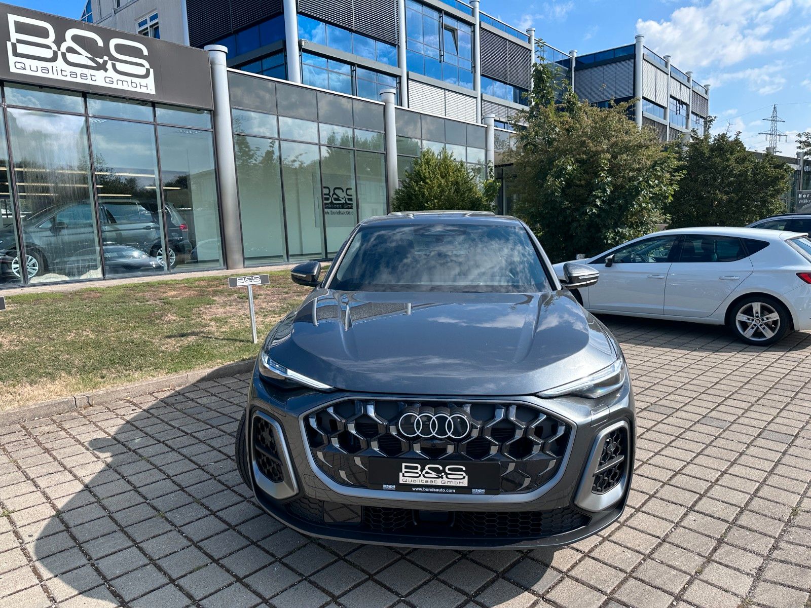 Fahrzeugabbildung Audi Q5 Sportback  SLine|Pano|Hud|B&O|Sitzbelüftung|